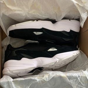 Adidas falcon size 7.5 new with tags